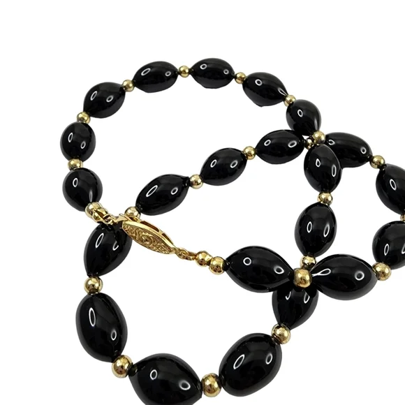 Vintage black glass bead necklace filigree clasp in gold tone - Picture 6 of 7